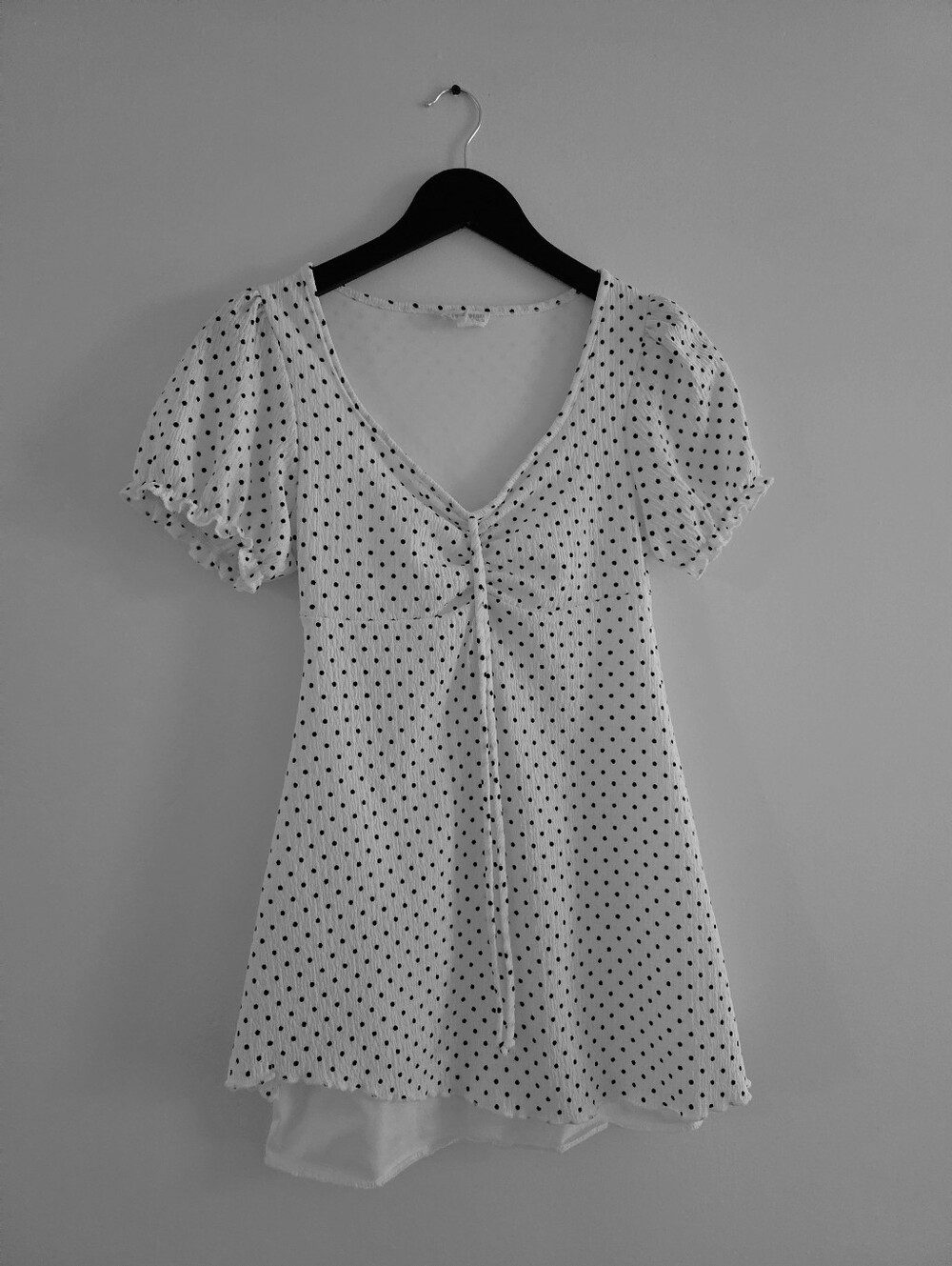 Vintage-Inspired White & Black Polka Dot Babydoll Tunic with Puff Sleeves